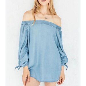BDG Urban Outfitters Sz Med Off the Shoulder Chambray Tie Sleeves Top Casual